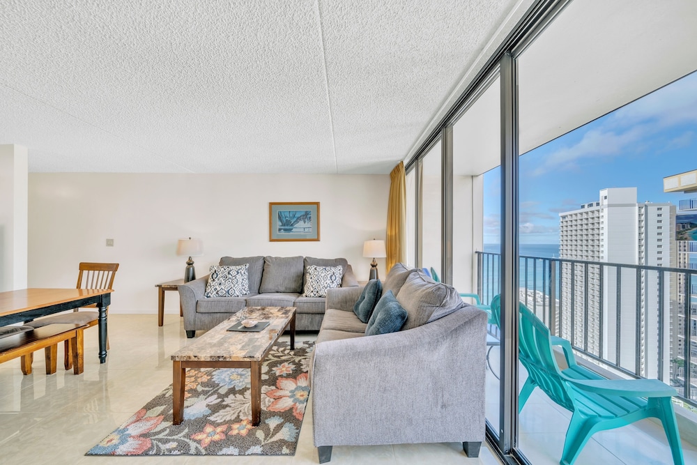 Standard Ocean View Condo 35th floor views Free parking & Wifi by Koko Resort Vacation Rentals Honolulu - photo 16