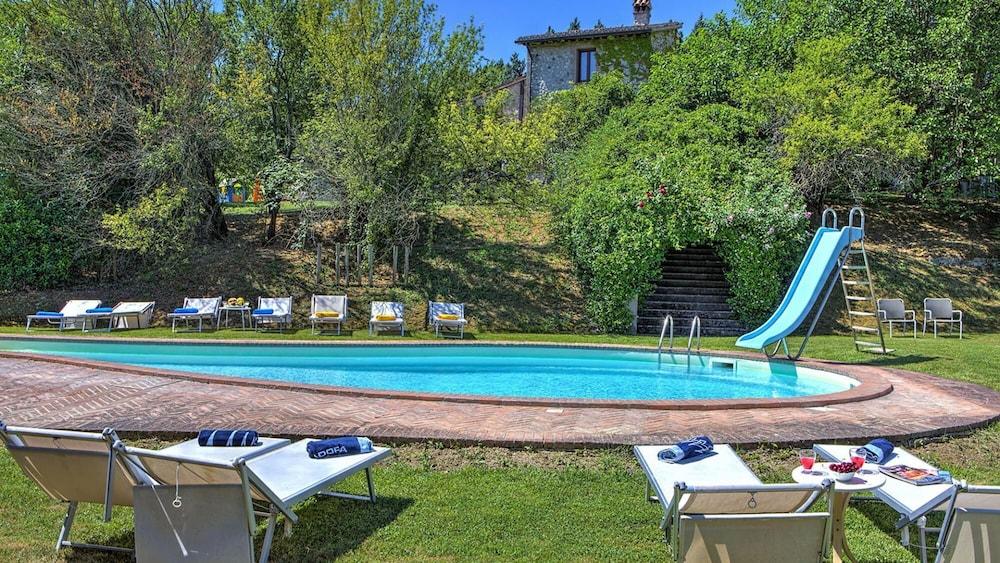 Villa Poggiente 15 2 — 4-Star Luxury Hotel in Todi, Italy