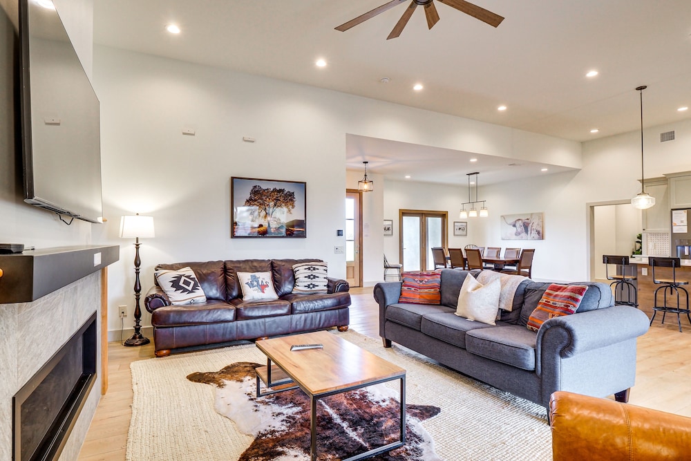 Large Group Getaway in Georgetown w Private Pool in Georgetown, United States