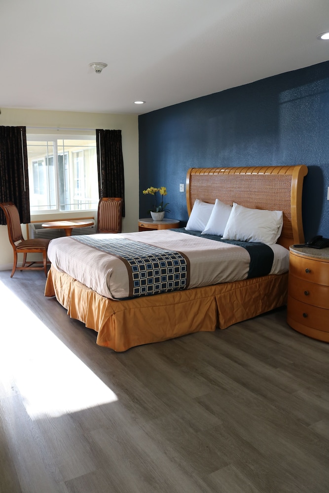 Valli Hi Motel - photo 4