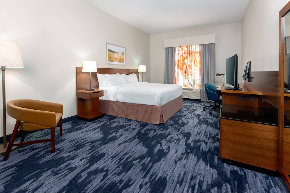 Fairfield Inn & Suites by Marriott Clearwater - photo 8