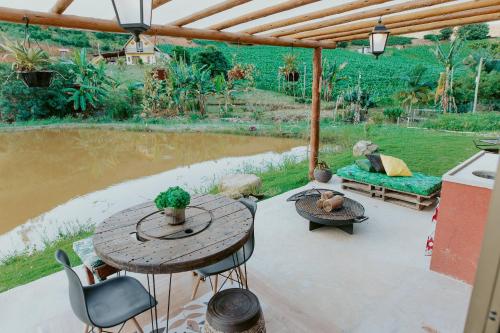 Sitio C Lago E Lareira a 950m de Altitude pet-friendly hotel Itarana