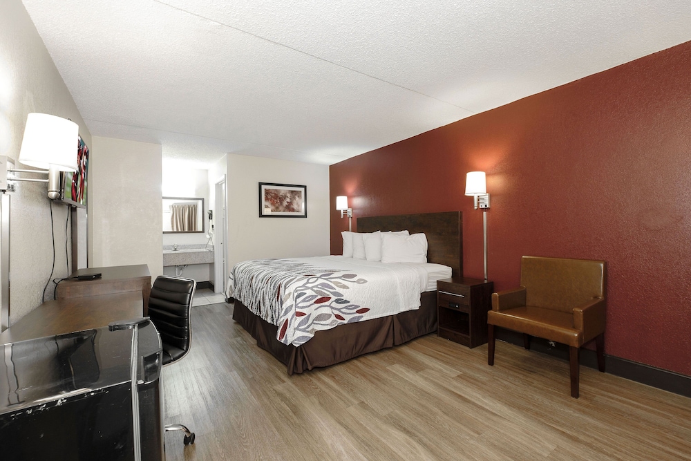 Red Roof Inn Fredericksburg North - photo 9