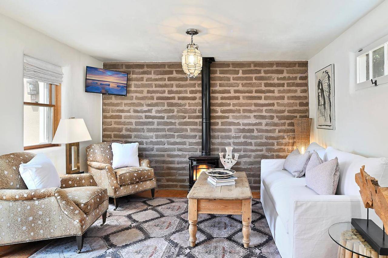 Dos Hermanas Casita 2 Downtown Courtyard in Santa Fe, United States