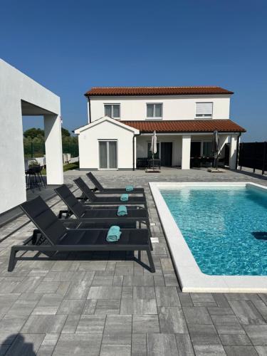 Oliveyard Guesthouse — 4-Star Luxury Hotel in Galizana, Croatia