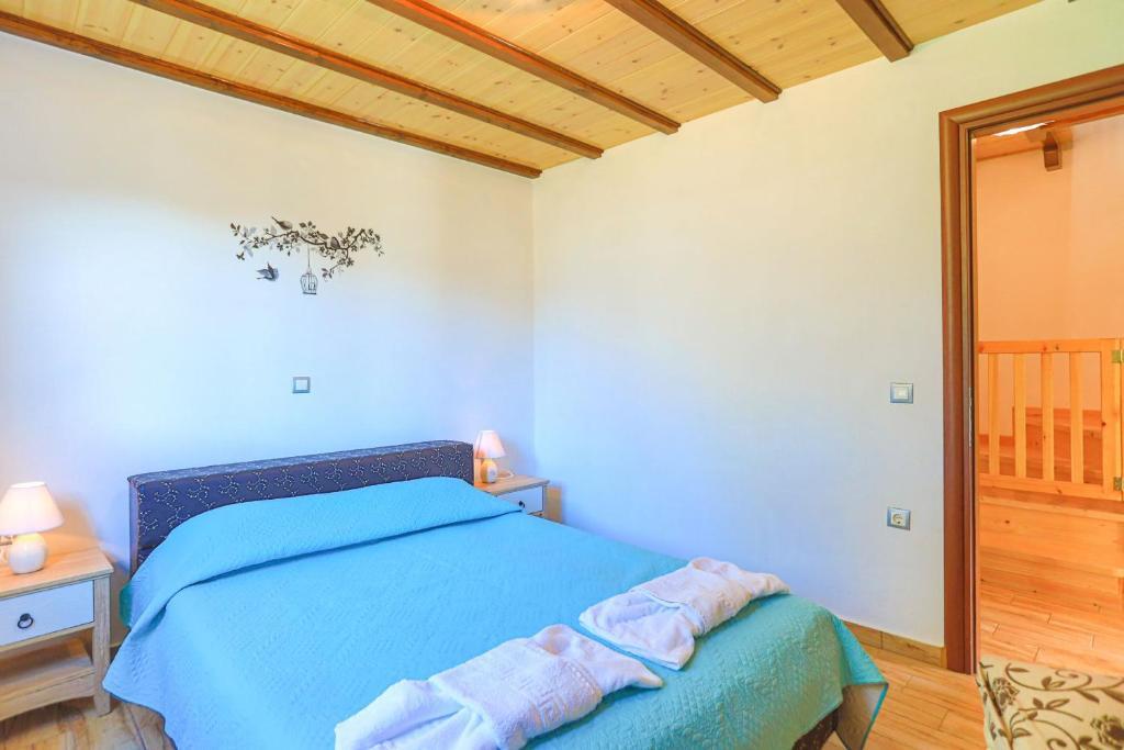 Green Family Villa in Agios Ioannis — 4-Star Luxury Hotel in Corfu, Greece