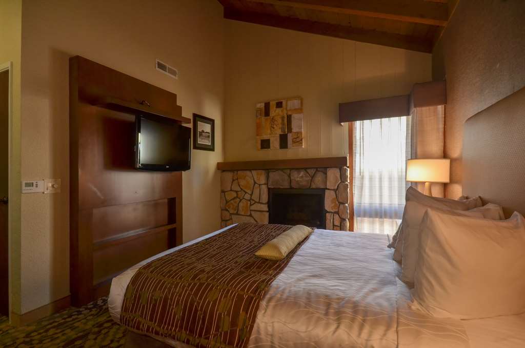 Best Western The Inn & Suites Pacific Grove - photo 20