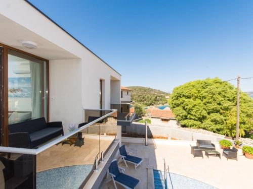 Villa LA Comfort One Bedroom Apartment with Sea View Terrace 2 — 4-Star Luxury Hotel in Veliki Drvenik, Croatia