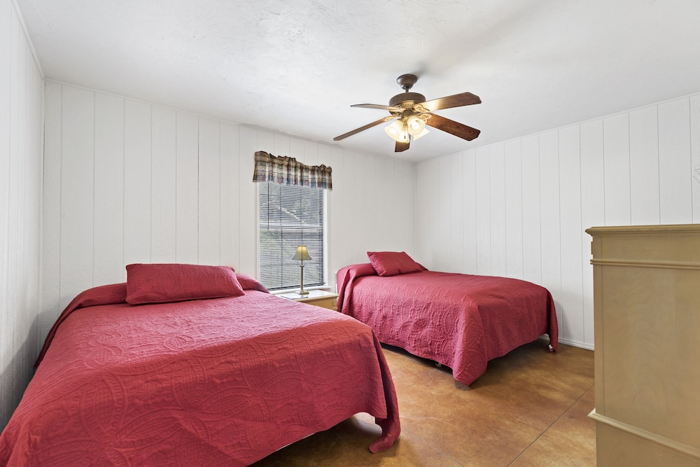 Thunderbird Resort & Event Center - photo 3