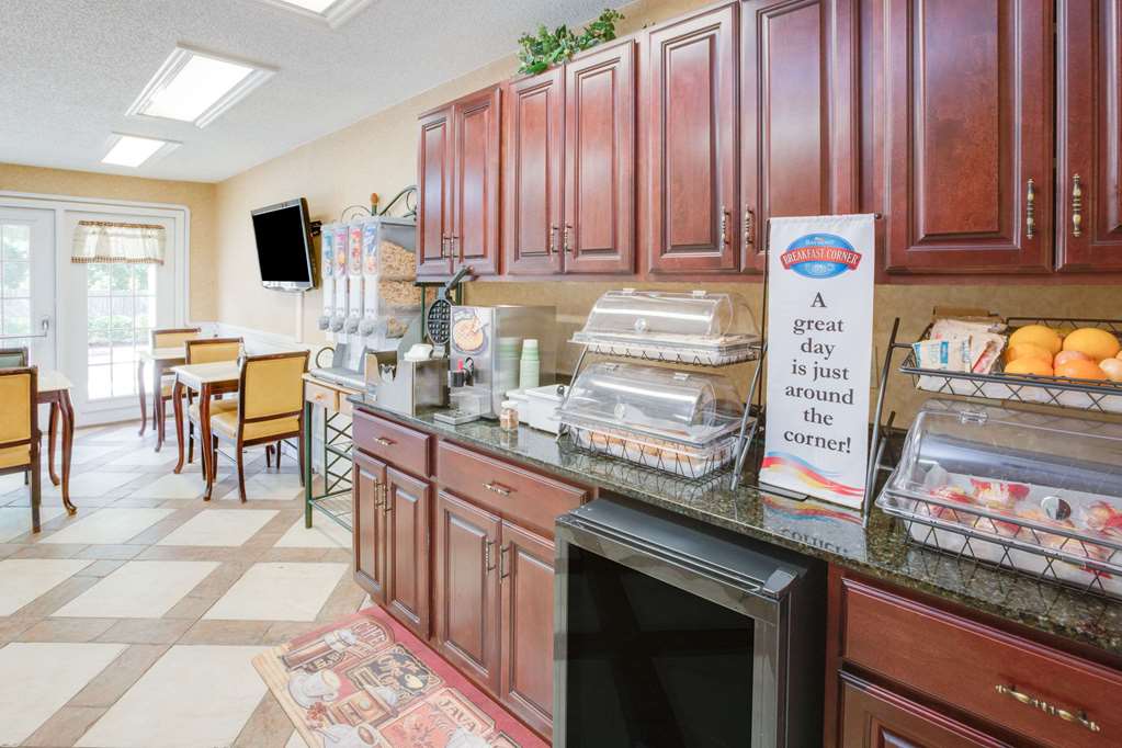 Baymont by Wyndham Ozark - photo 15