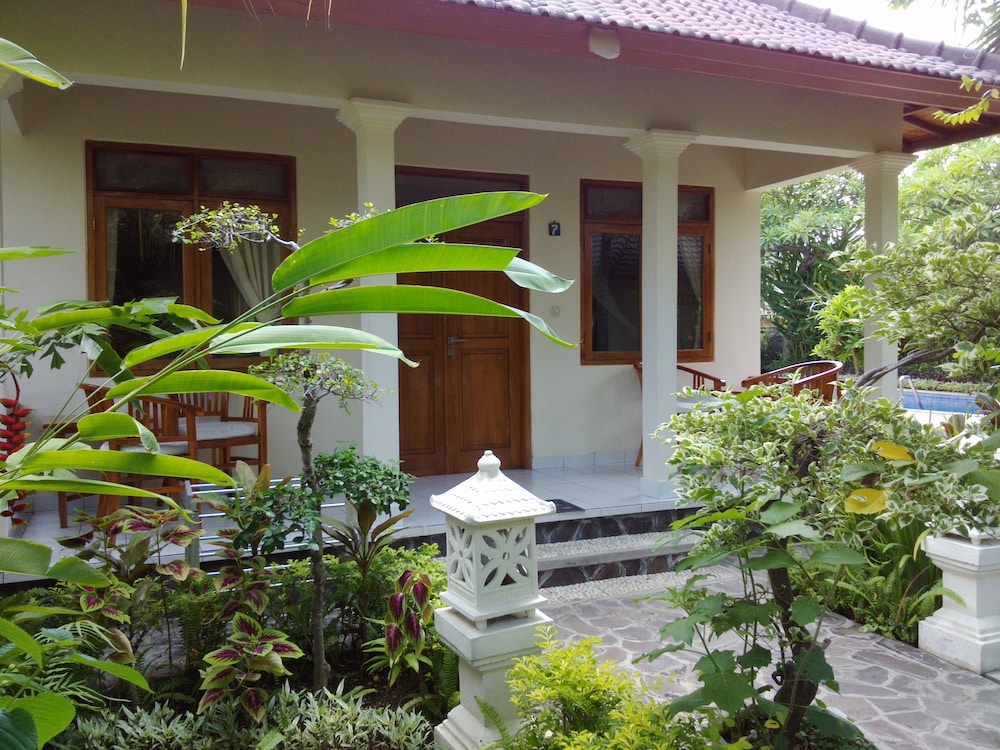 Starlight Restaurant and Bungalows