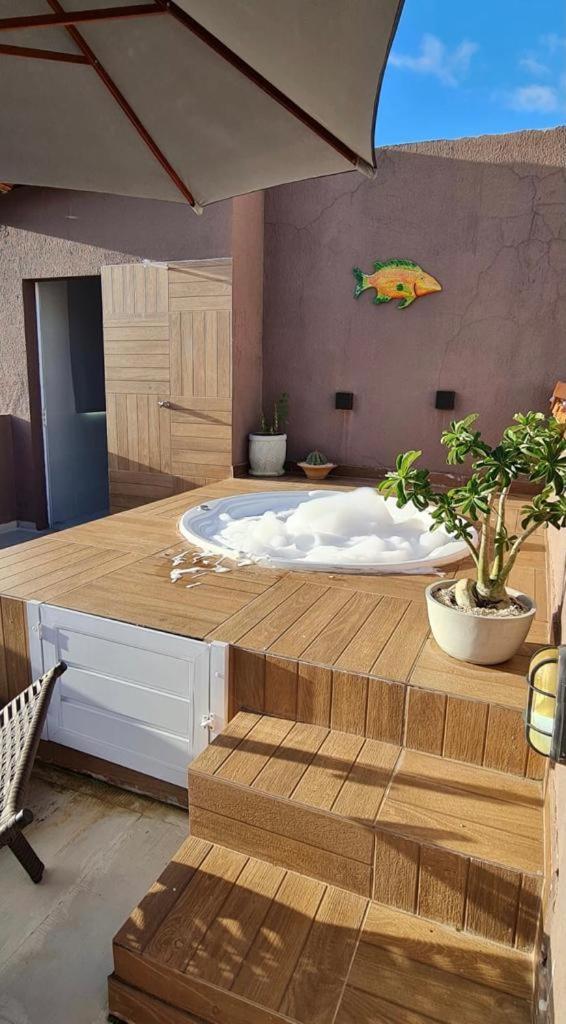 Relaxe Na Banheira de Hidromassagem Com Vista Mar — 4-Star Luxury Hotel in Aracaju, Brasil
