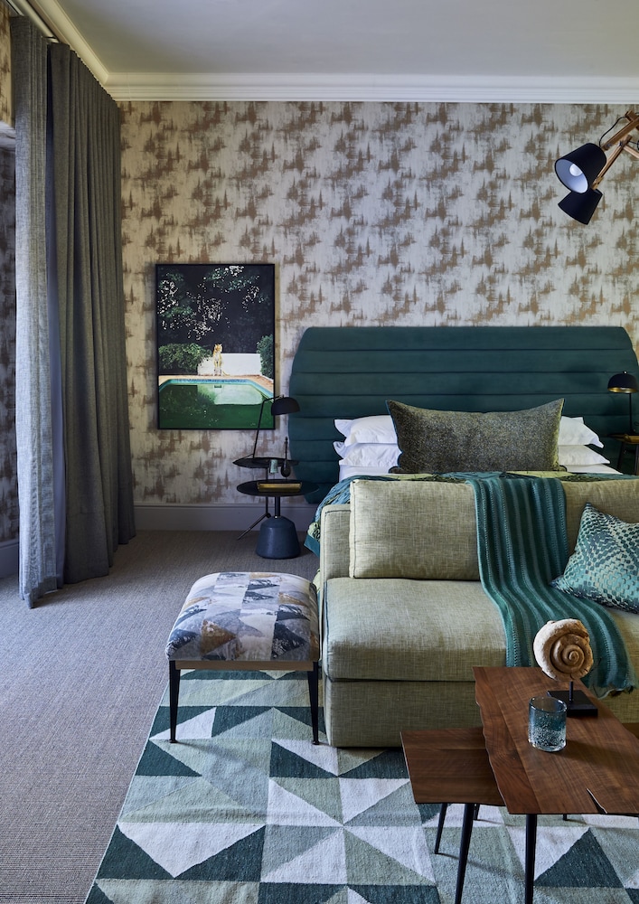 The Thatch House Hermanus — 5-Star Luxury Hotel in Hermanus, South Africa