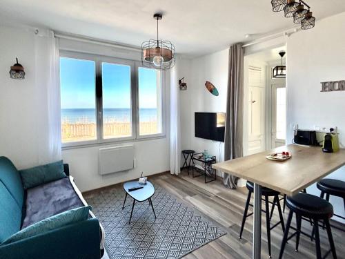 Lesparisnormands Le Pokerdas 1 in Villers-Sur-Mer, France