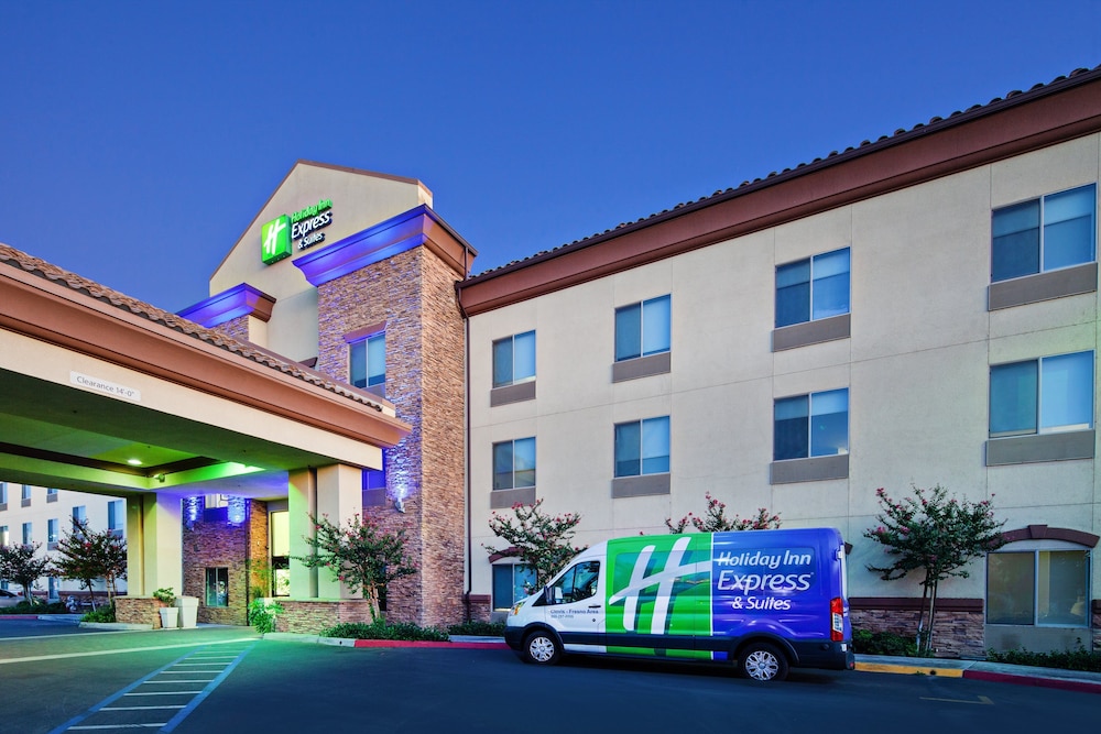 Holiday Inn Express & Suites Clovis Fresno Area by IHG - carbon neutral hotel in Clovis