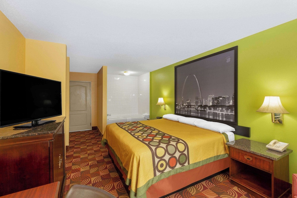 Super 8 by Wyndham Lake of the Ozarks - photo 8