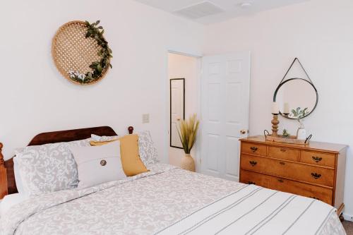 Blue Moon Motel — Glens Falls