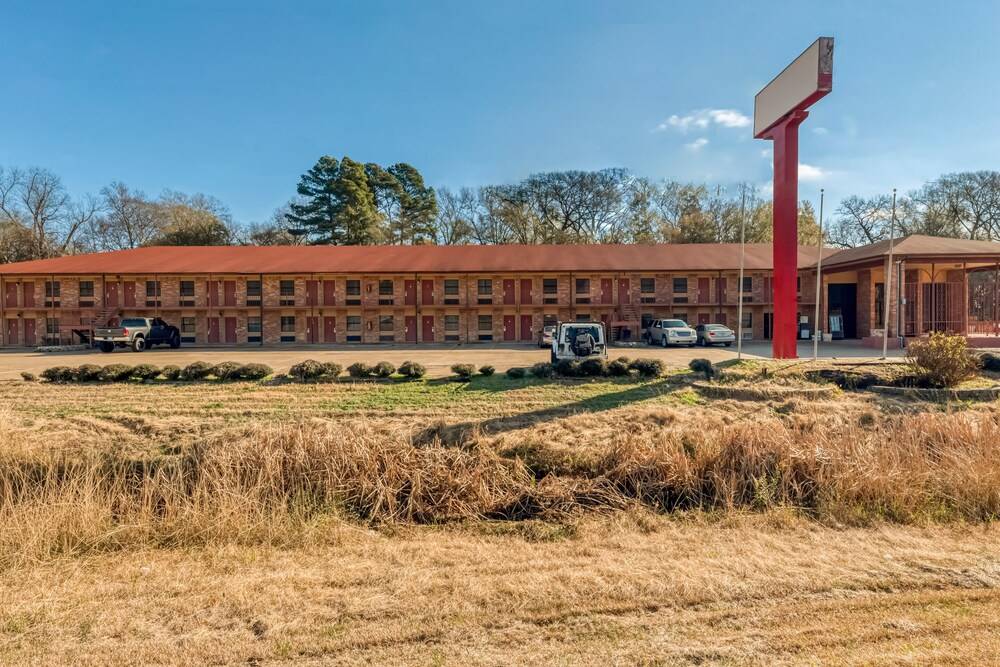 OYO Hotel Jefferson TX Hwy 59 - photo 28