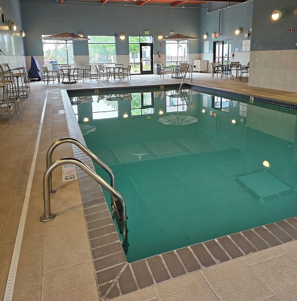 Holiday Inn Express & Suites Minneapolis West End by IHG - photo 15