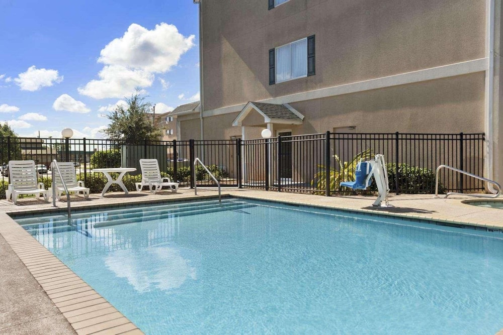 Country Inn & Suites by Radisson Saraland AL - photo 10