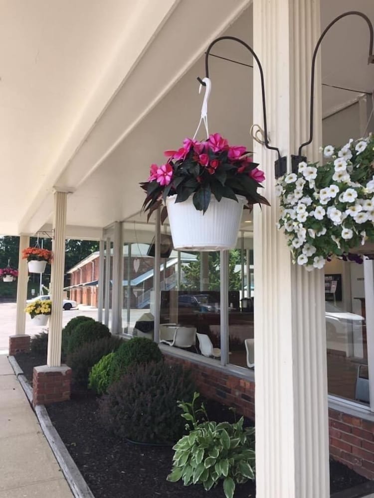 Crystal Inn Eatontown - photo 24