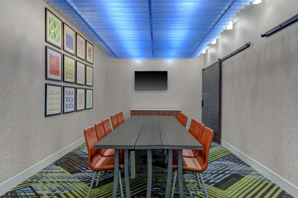 Holiday Inn Express and Suites King George Dahlgren by IHG - photo 22