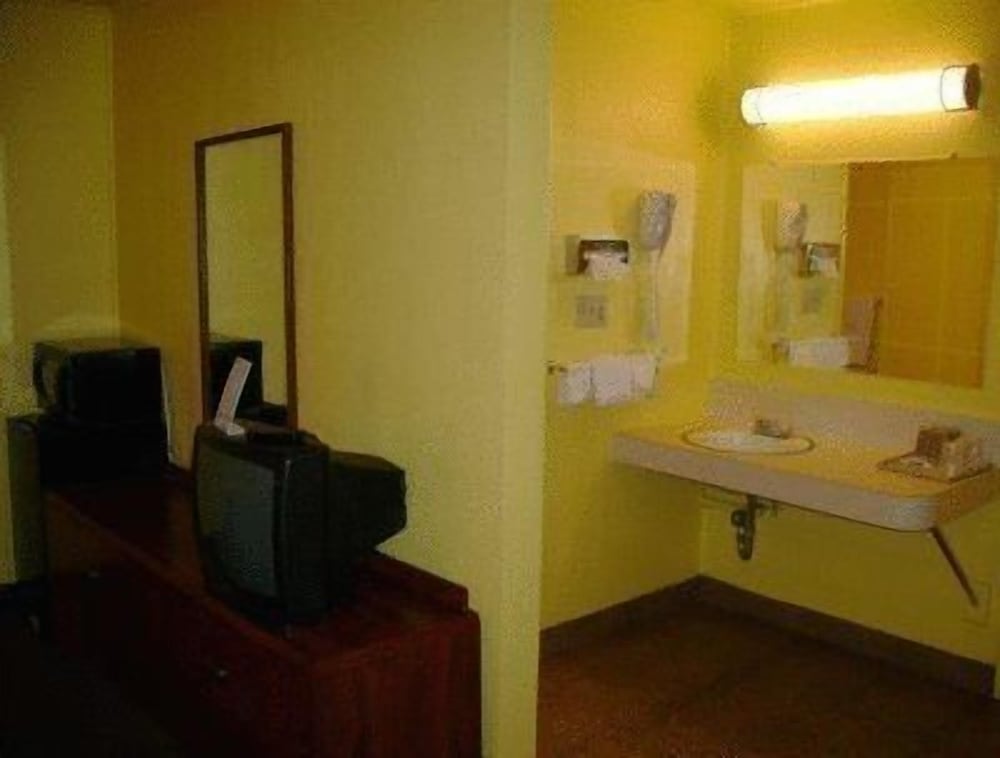 Motel 7 Rawlins - photo 24