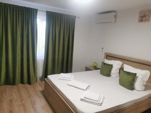 Lovely Apartment With Courtyard — 4-Star Luxury Hotel in Mangalia, Romania