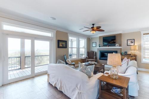 Curve Appeal in Port Saint Joe, United States