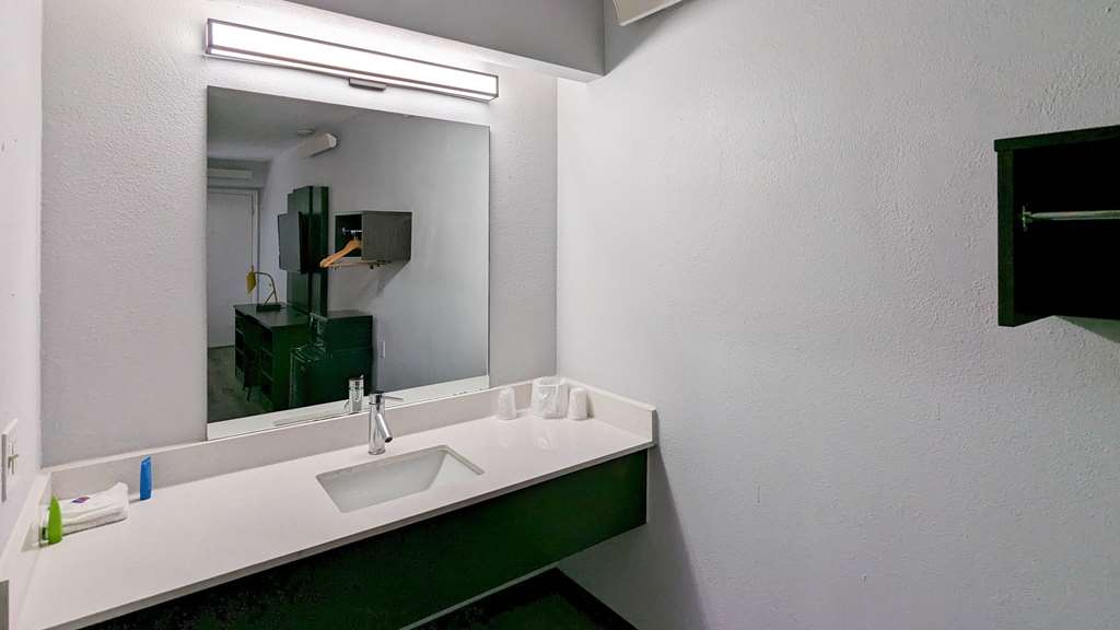 Motel 6 Nashua NH South - photo 12