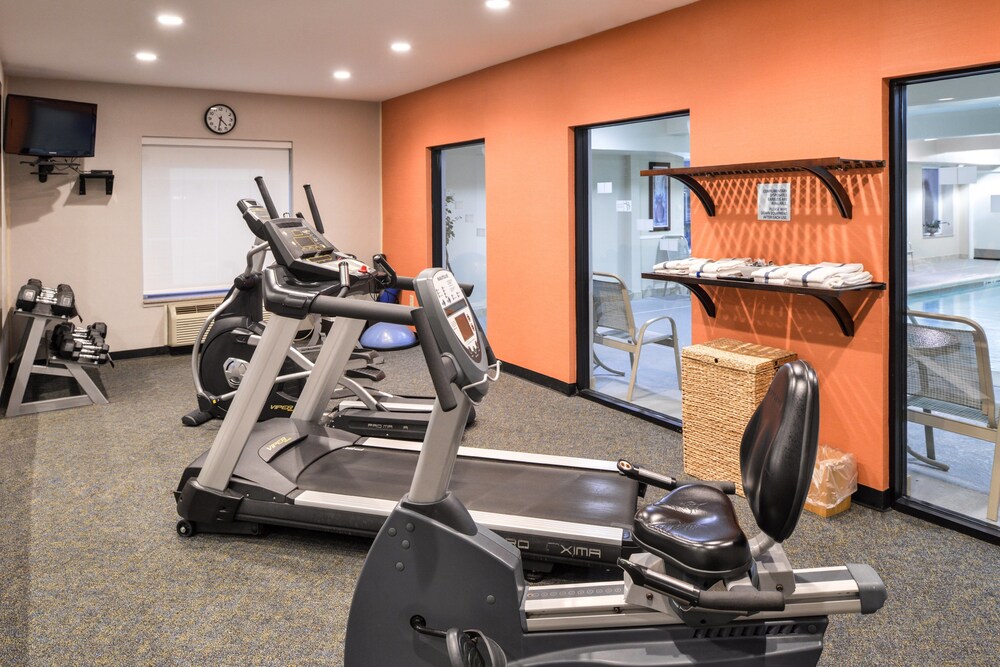 Holiday Inn Express Suites Clifton Park by IHG - photo 35