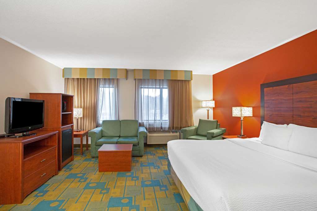 La Quinta Inn by Wyndham Auburn Worcester - photo 21