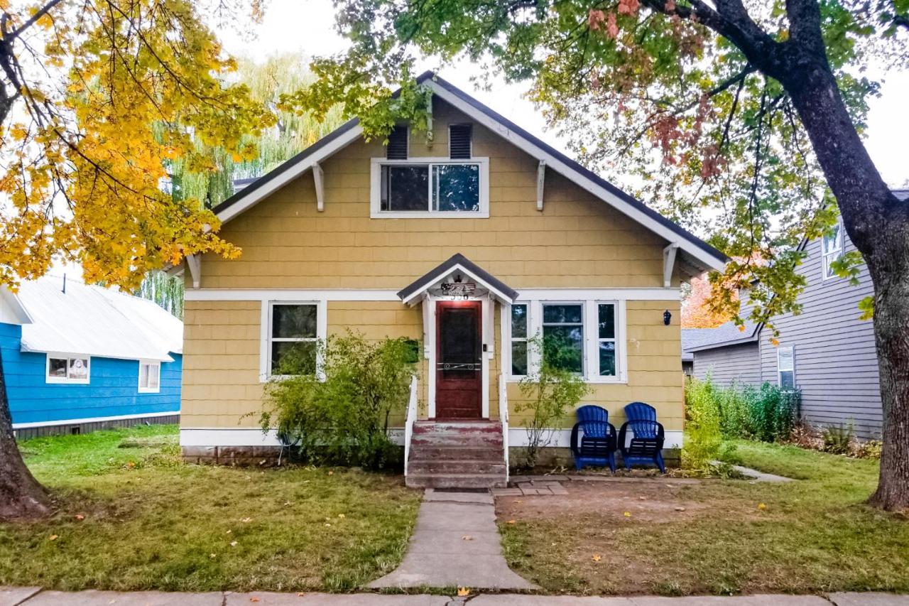 South Sandpoint Charmer in Sandpoint, United States