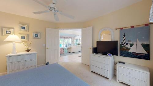 32 Heath Dr - photo 17