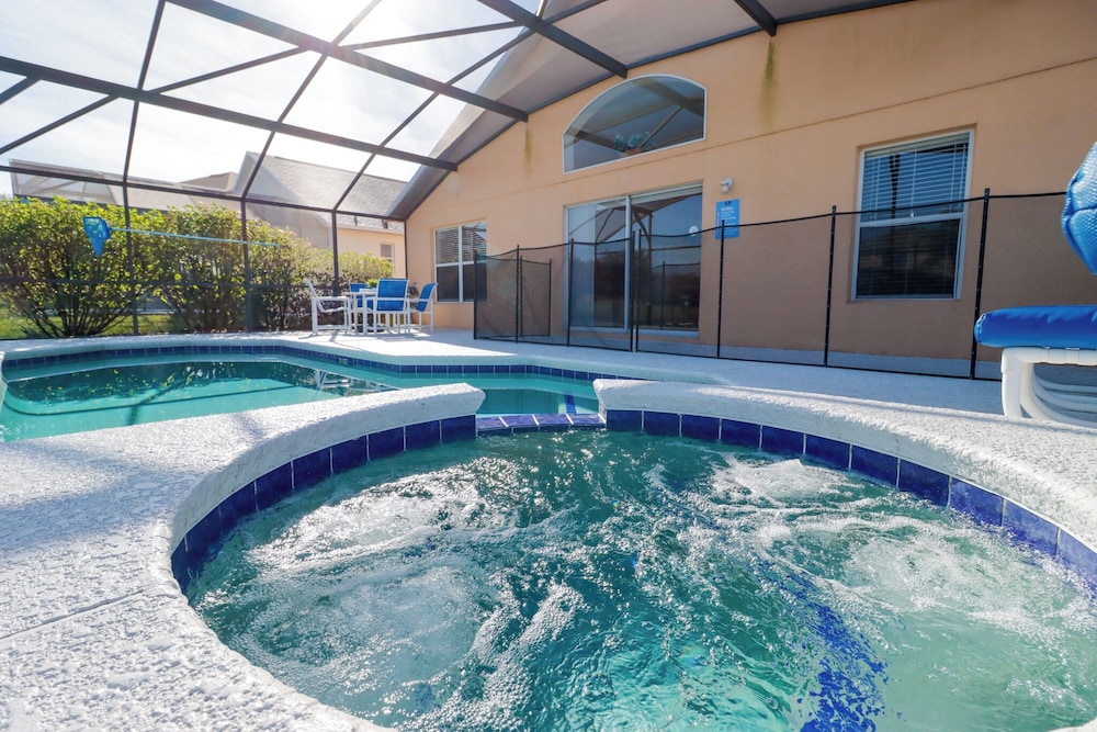 Emerald Island Retreat Near Parks — 4-Star Luxury Hotel in Kissimmee, United States