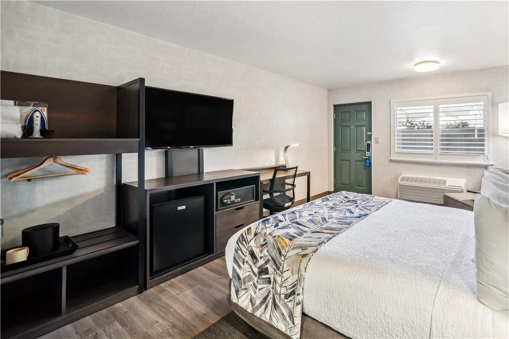 Best Western Plus Hilltop Inn - photo 29