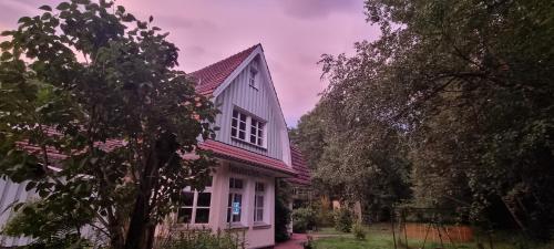 Klimaanlage 5 Sterne Bahnhoftraum Appartement Waldliebe 133qm große Terrasse 70qm QR Code scannen für virtuellen Rundgang Premium Ausstattung — 5-Star Luxury Hotel in Braunfels, Germany