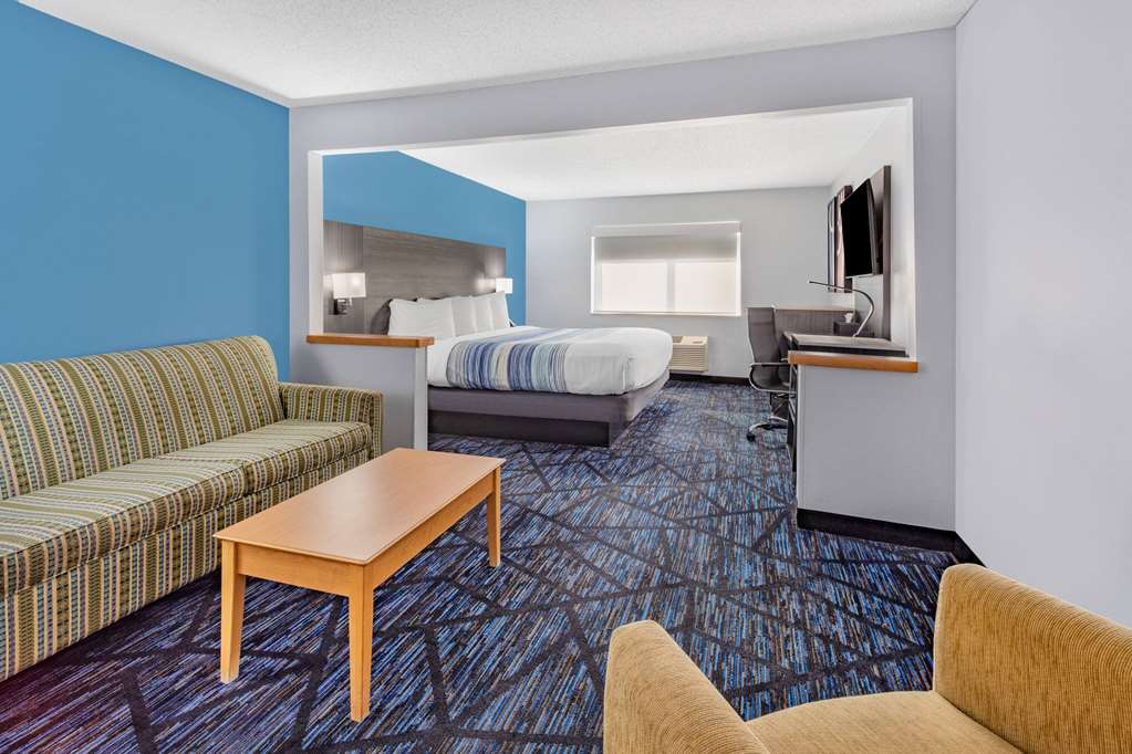 AmericInn by Wyndham Quincy - photo 28