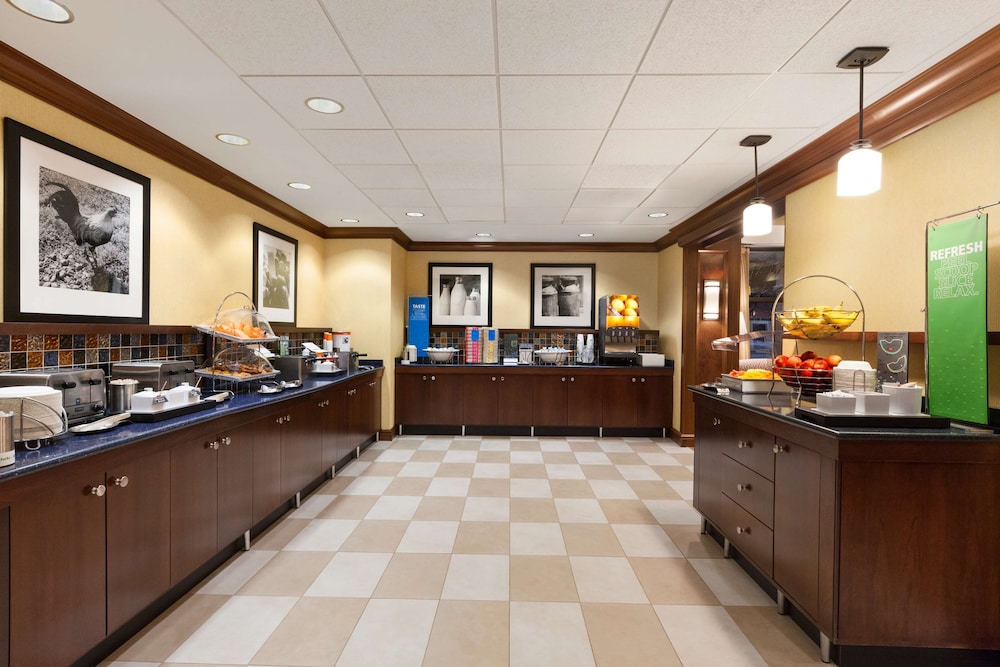Hampton Inn Warrenton - photo 40