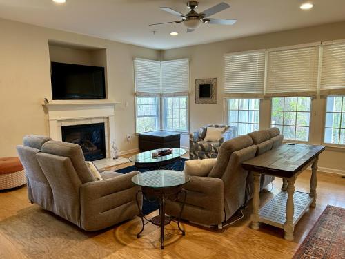 Bear Trap Dunes 120A Willow Oak Ave — 4-Star Luxury Hotel in Ocean View, United States