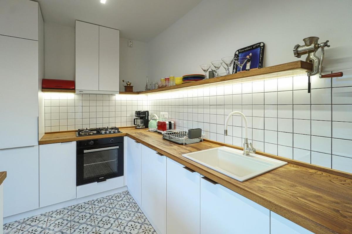 Elegant 2BR in Old Tbilisi By Wehost