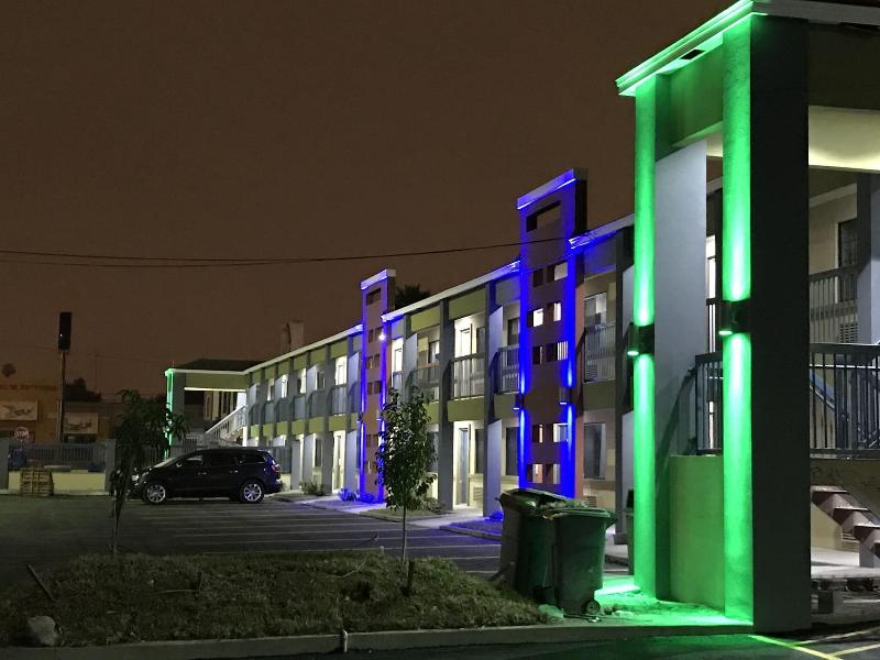 Texas Inn Airport McAllen - photo 4