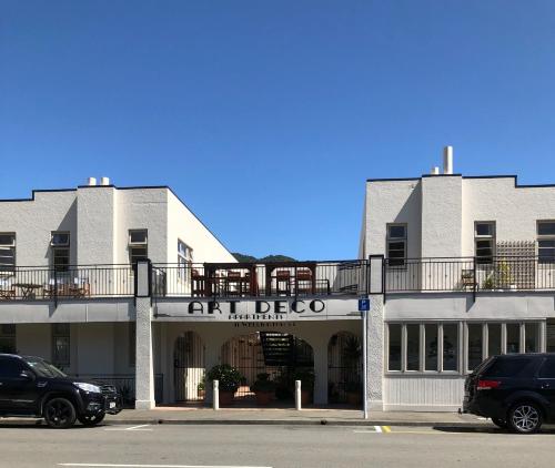 Art Deco No. 2 Apartment — 4-Star Luxury Hotel in Picton, New Zealand