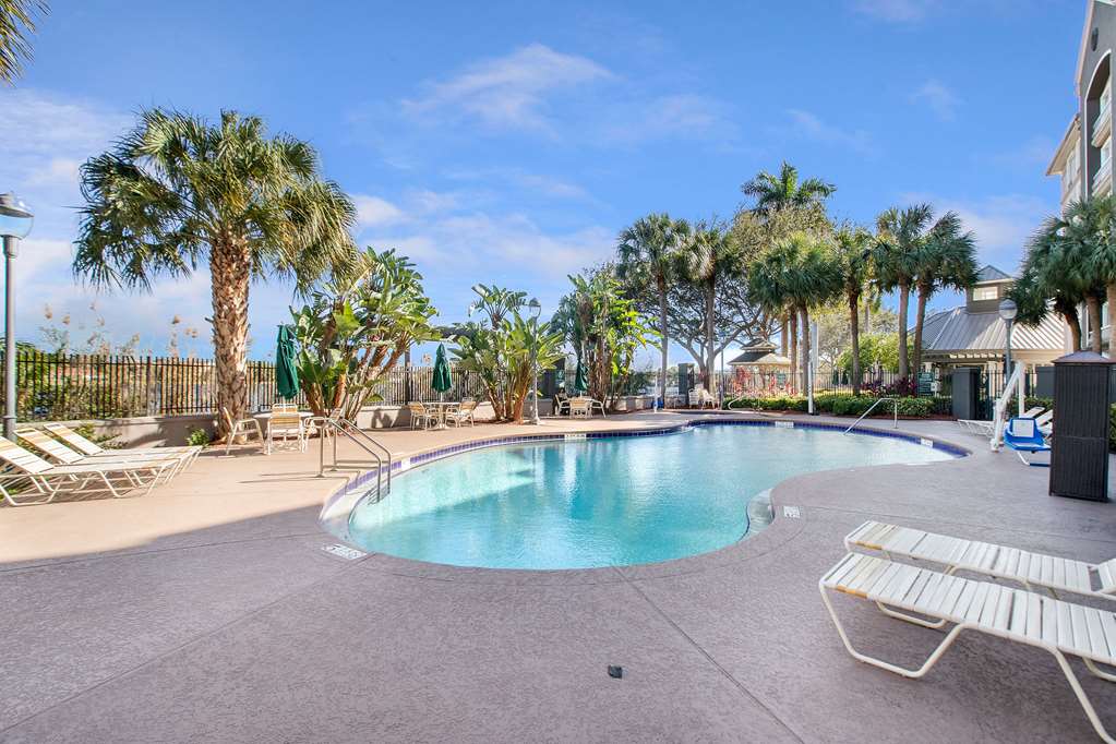 La Quinta Inn & Suites by Wyndham Ft. Lauderdale Airport - photo 10