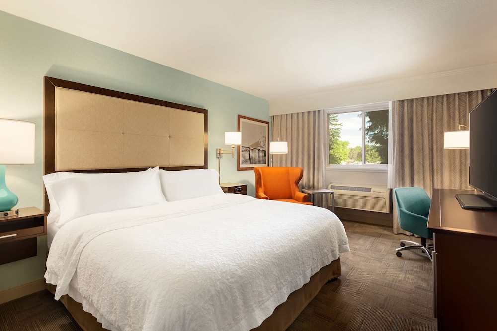 Hampton Inn Clackamas - photo 16