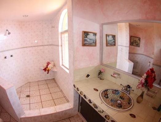 Hotel Villa Tropical in Lazaro Cardenas, Mexico