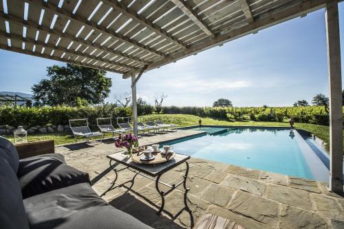 Villa Chianti Homelike Villas — 4-Star Luxury Hotel in Terranuova Bracciolini, Italy