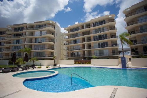 Near airport 3 bedrooms ideal for families — 4-Star Luxury Hotel in Cancun, Mexico