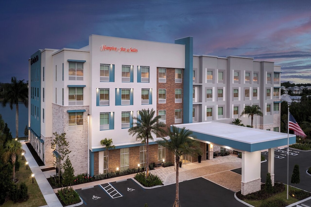 Hampton Inn and Suites by Hilton Naples South - photo 46