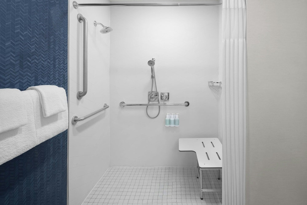 Fairfield Inn Santa Clarita Valencia - photo 12